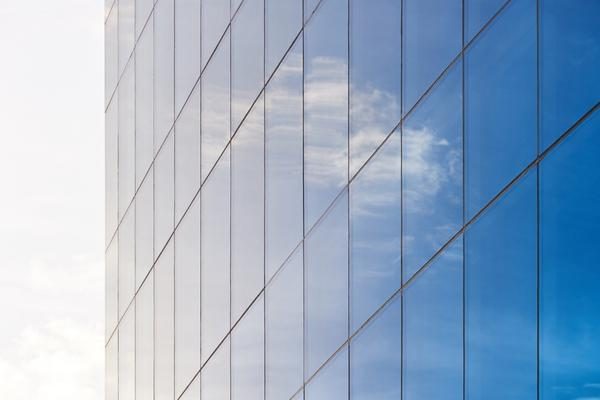 vinduespudsning fredericia erhverv glasfacade vinduespudser 600x400